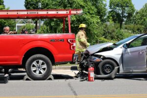 Collision à deux voitures sur la rue Victoria