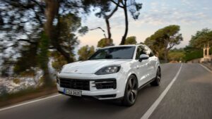 Porsche présente sa troisième version E-Hybrid du Cayenne
