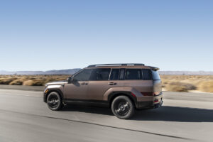 Hyundai dévoile le tout nouveau Santa Fe 2024 : Design axé sur le plein air et l’espace