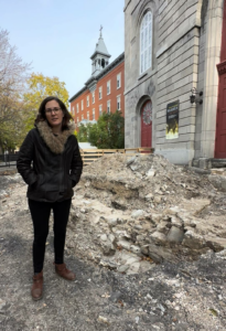 VIDÉOS – Découvertes archéologiques à La Prairie : des vestiges de l’ancienne église retrouvés intacts