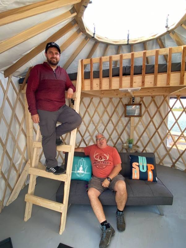 Face à face sur la rue Jacques-Cartier