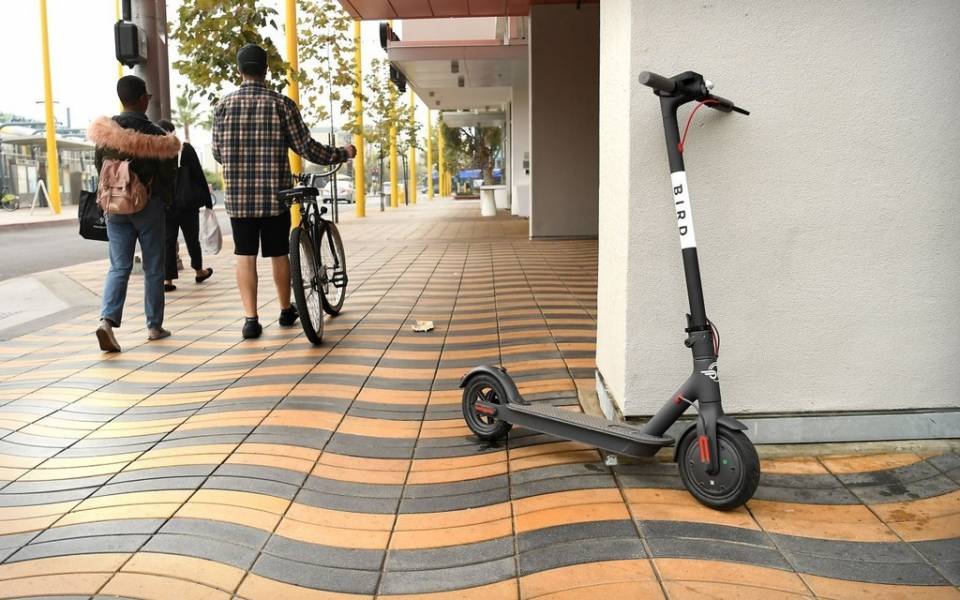 Trottinettes électriques autorisées sur la voie publique : quelles sont les règles ?