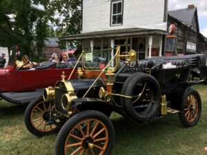 37e exposition antique à Hinchinbrooke