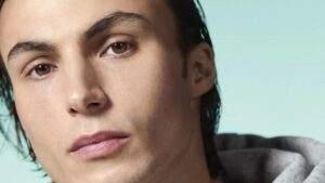 Routine beauté pour hommes en 4 étapes faciles: peau sublimée, économies assurées