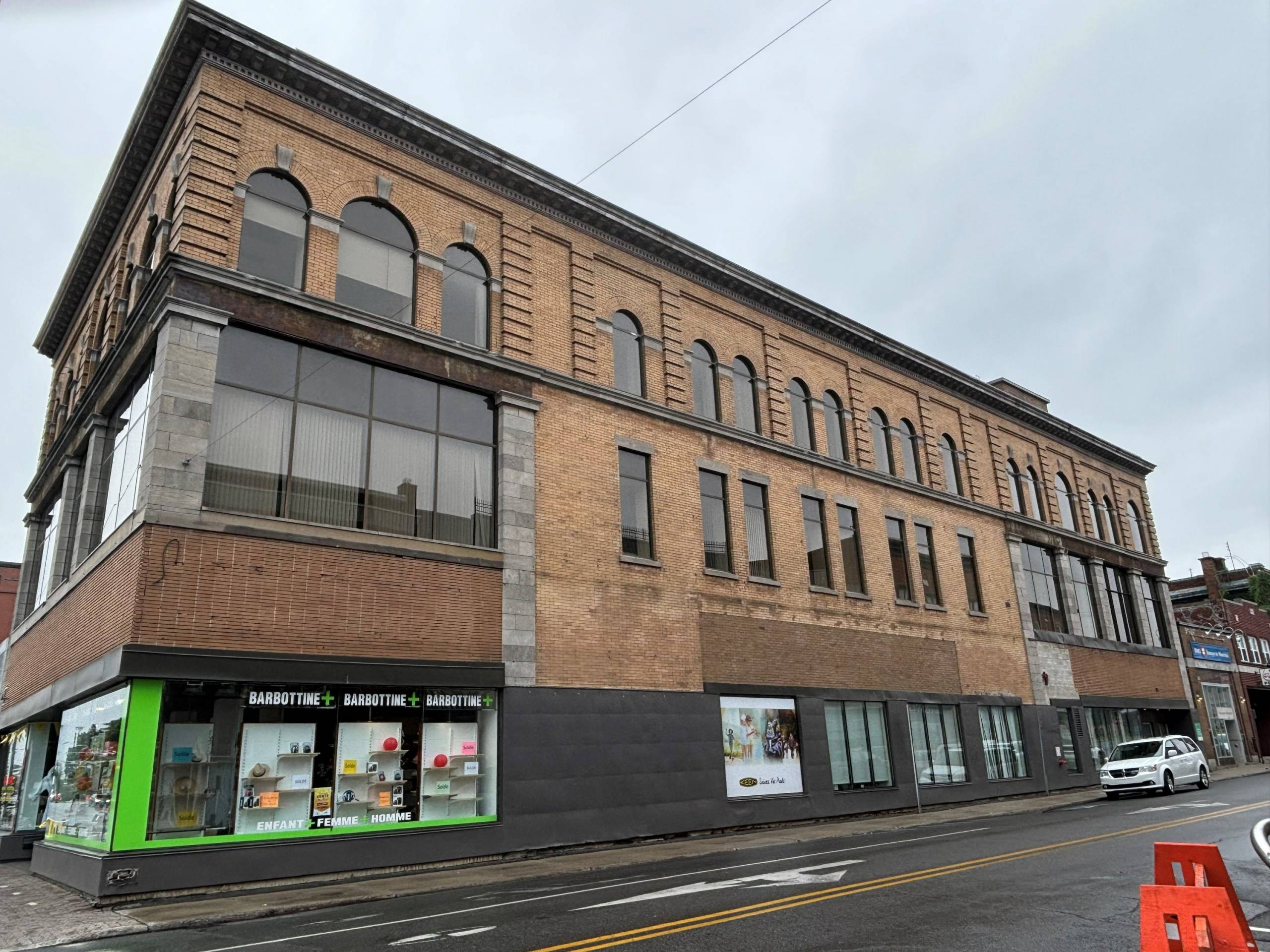 L&rsquo;édifice de la CNESST répond au normes de qualité de l&rsquo;air, selon le propriétaire