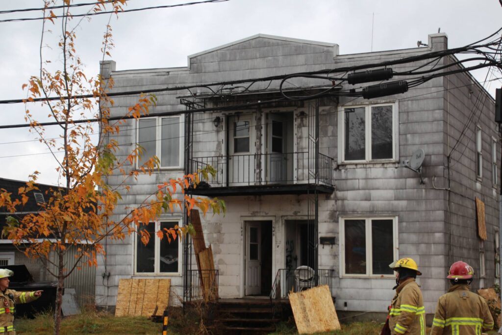 Incendie suspect au centre-ville