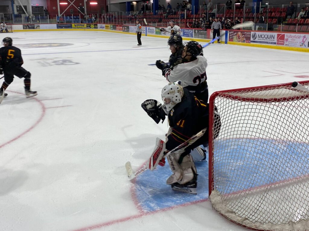 Deux hockeyeurs de retour avec les Braves