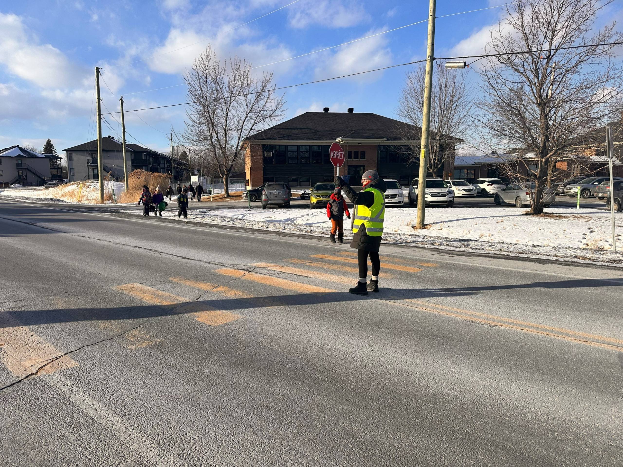 Sécurité routière à l’école Saint-Eugène : pas de balises au passage piétons à Beauharnois