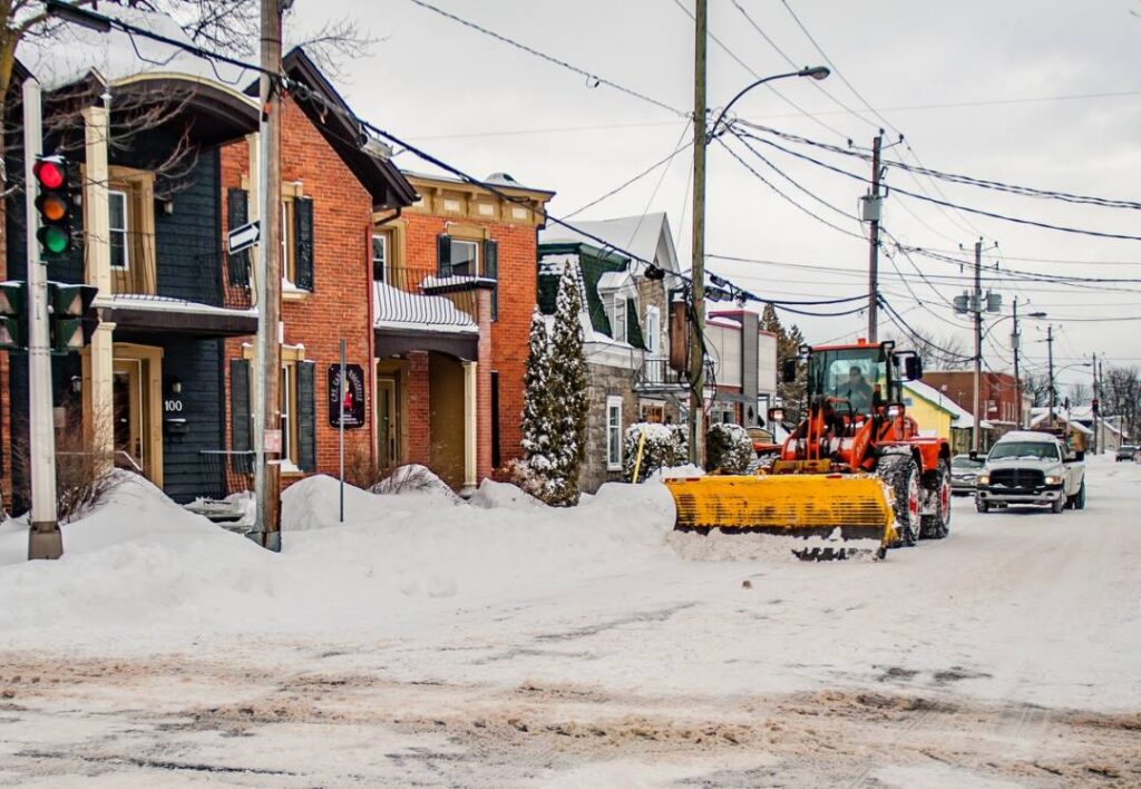Opération déneigement en attendant la prochaine bordée