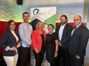 Élections 2025: Échanges polis devant des gens d’affaires