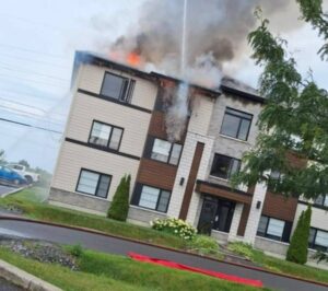 Incendie dans un immeuble de 12 logements