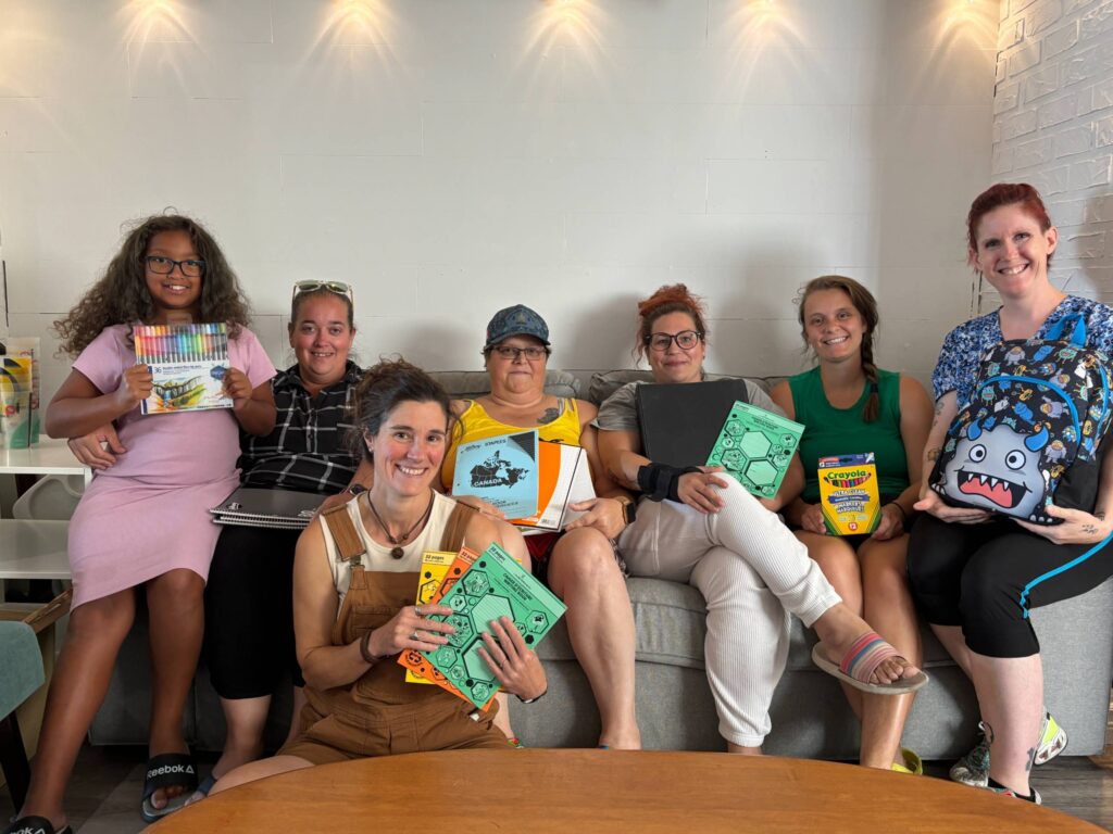 Un sac à dos d’entraide par le Projet Vigilance