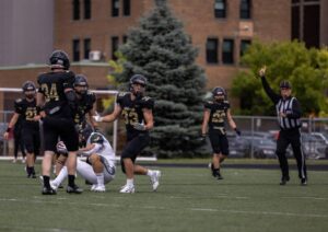 Noir et Or : une équipe jeune devant des clubs aguerris