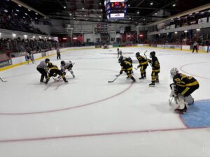 Les Braves cassent la glace à domicile