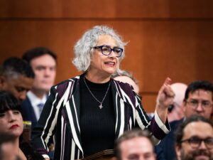 Délais : Claude DeBellefeuille dénonce l’Agence du revenu du Canada