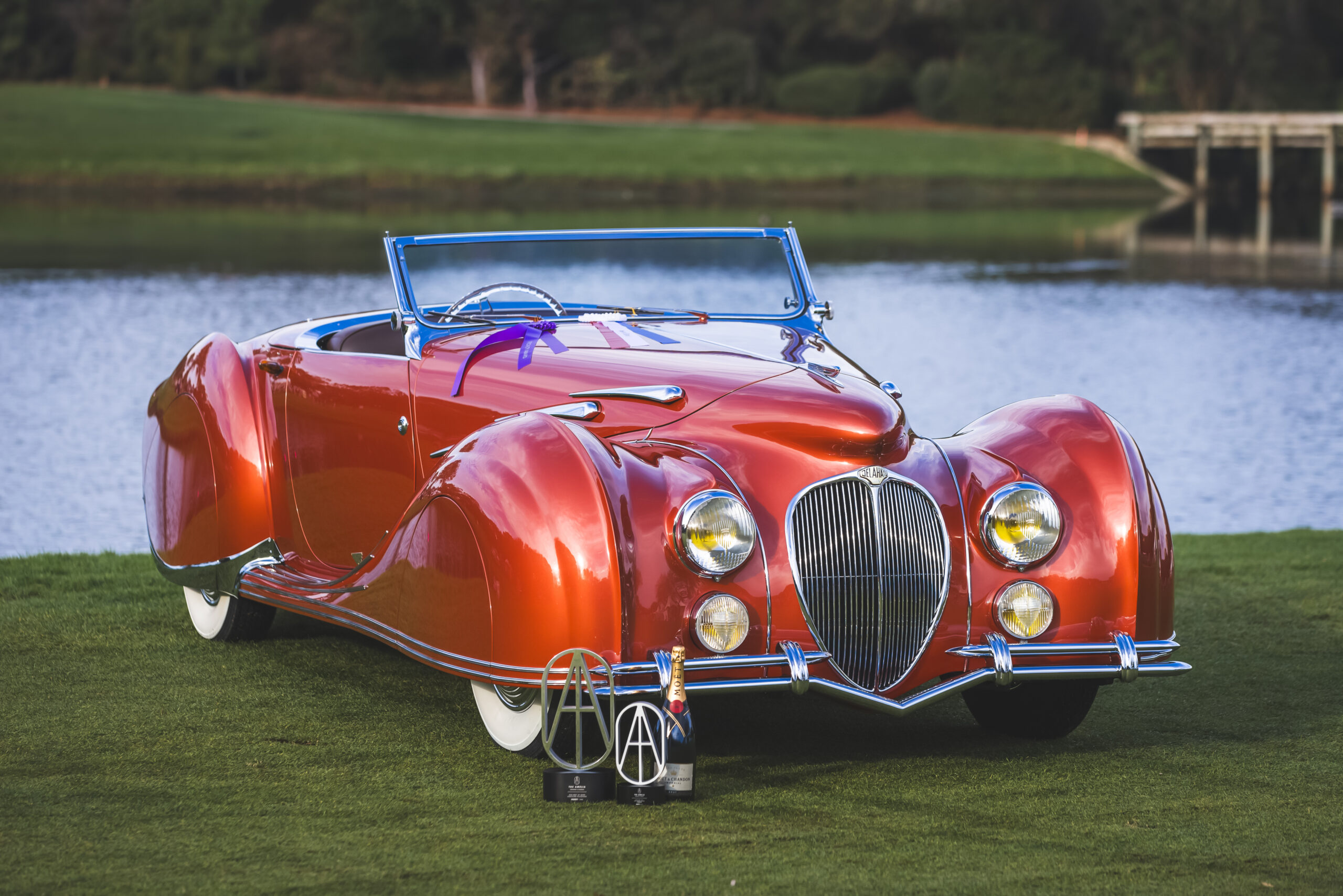 Une voiture de Charles Trenet triophe à Amelia Island
