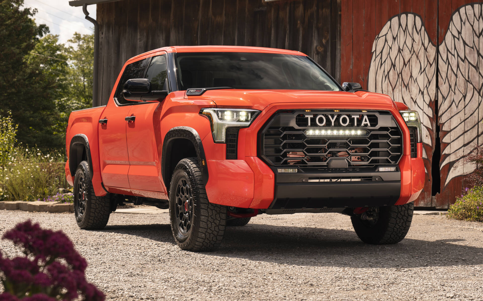 Image illustrant l'article: Toyota remplacera les moteurs de 102 000 Tundra et Lexus LX