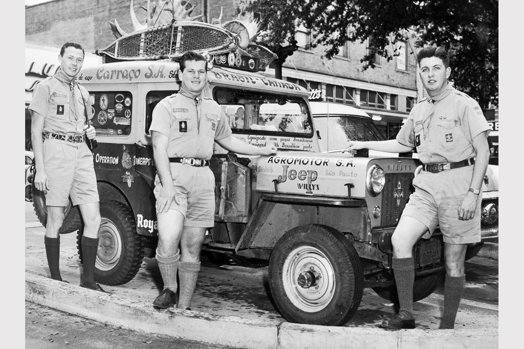 Trois chefs scouts, un Willys Jeep et l’opération Ananas