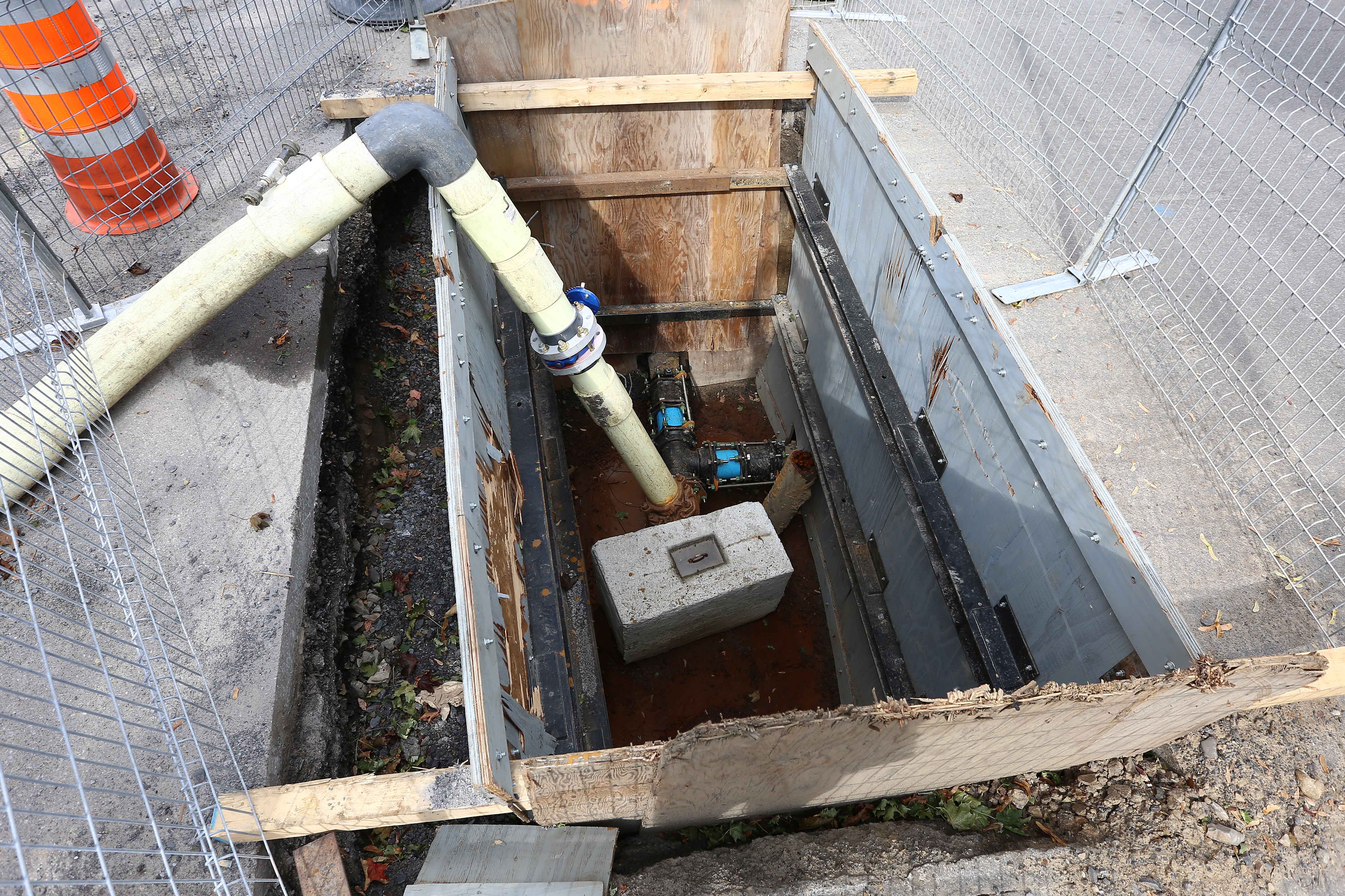 Image illustrant l'article: Installation de conduites à même les conduites