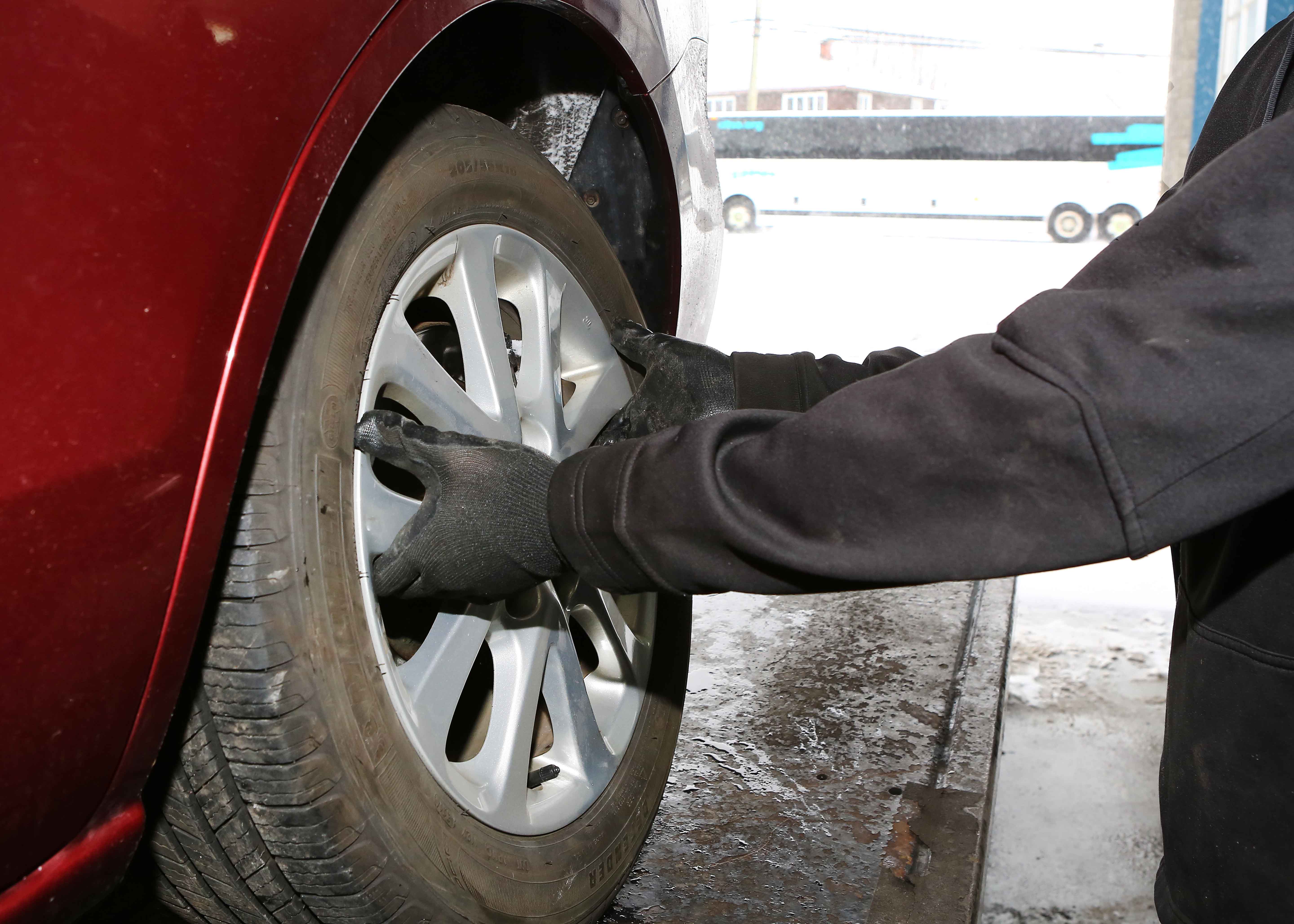 Des retardataires au garage