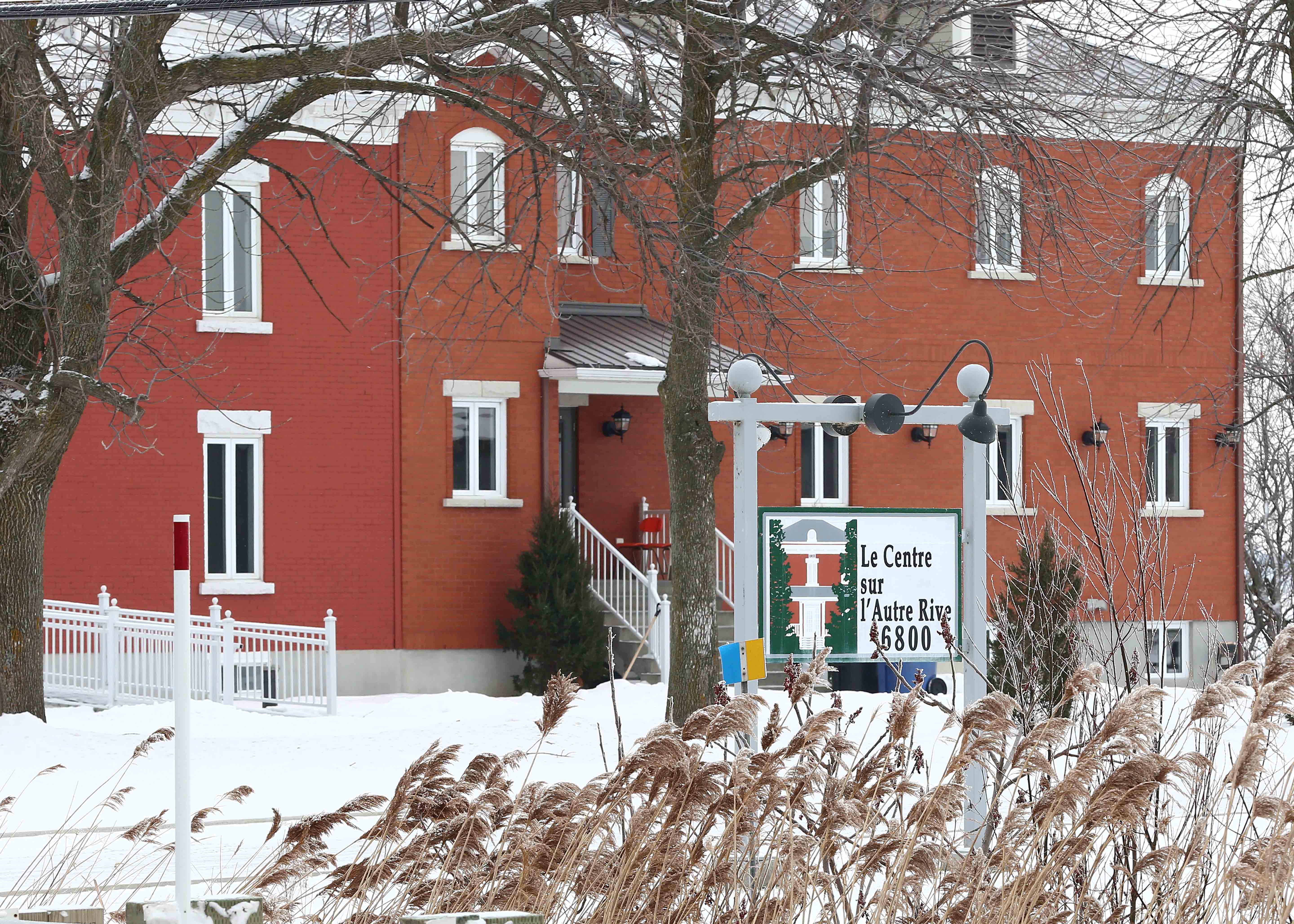 Temps durs pour le Centre sur L’Autre Rive