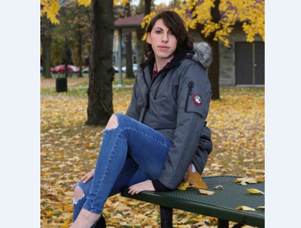 Image illustrant l'article: La libération d’une jeune transgenre