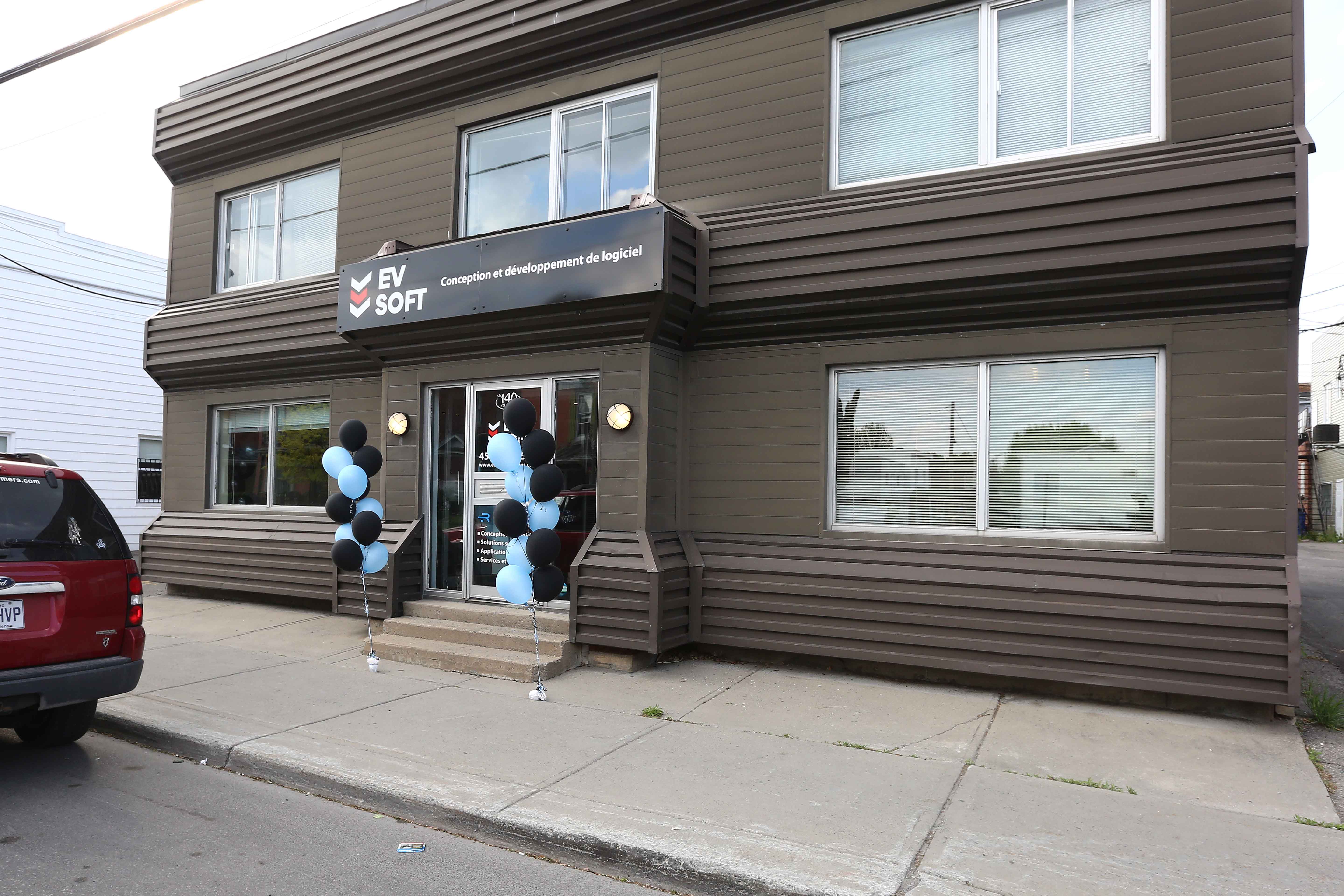 Un système informatique qui englobe toutes les fonctionnalités