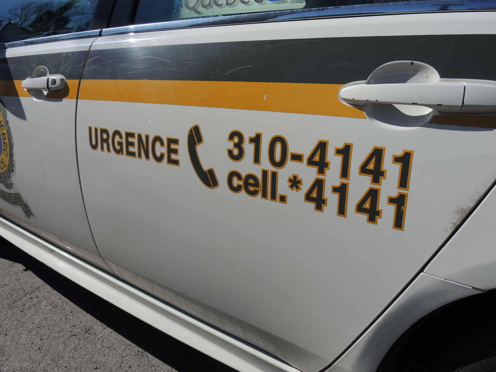 Image illustrant l'article: Un bébé embarré dans une voiture