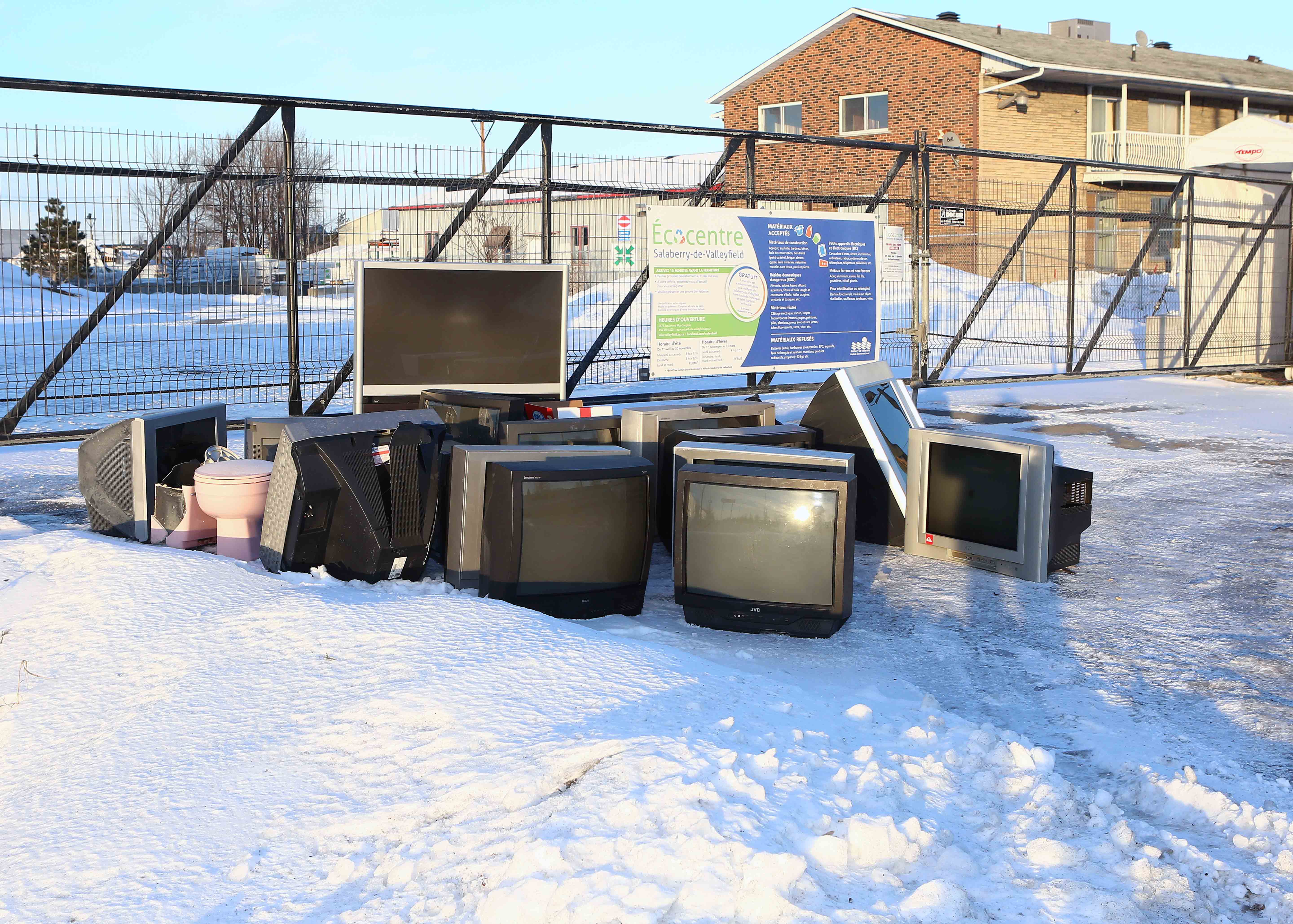 Abandonnés aux portes de l&rsquo;Écocentre