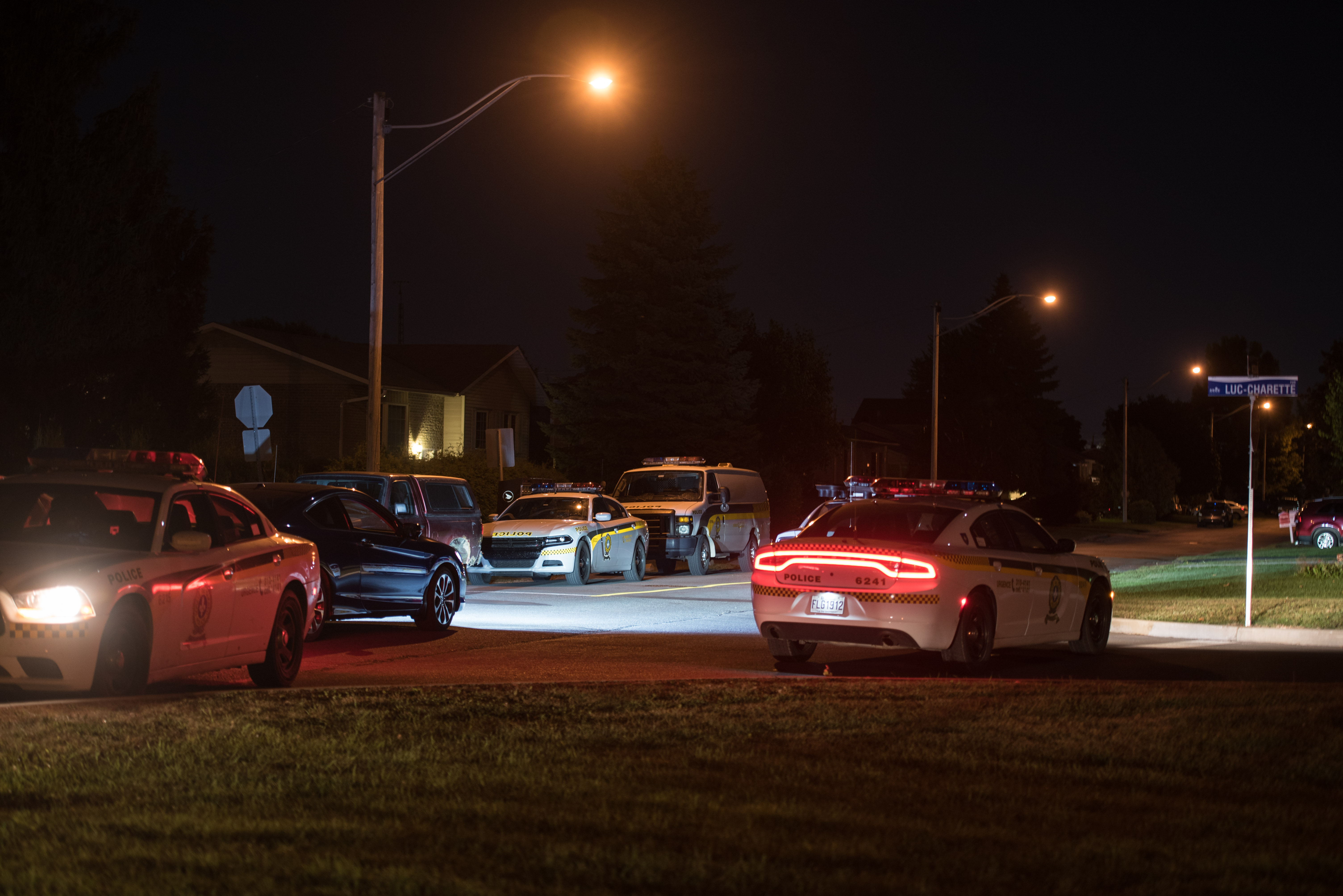 Policier possiblement atteint par un projectile