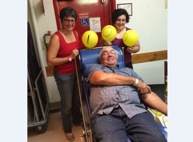 Image illustrant l'article: Local Man makes 100th Blood Donation