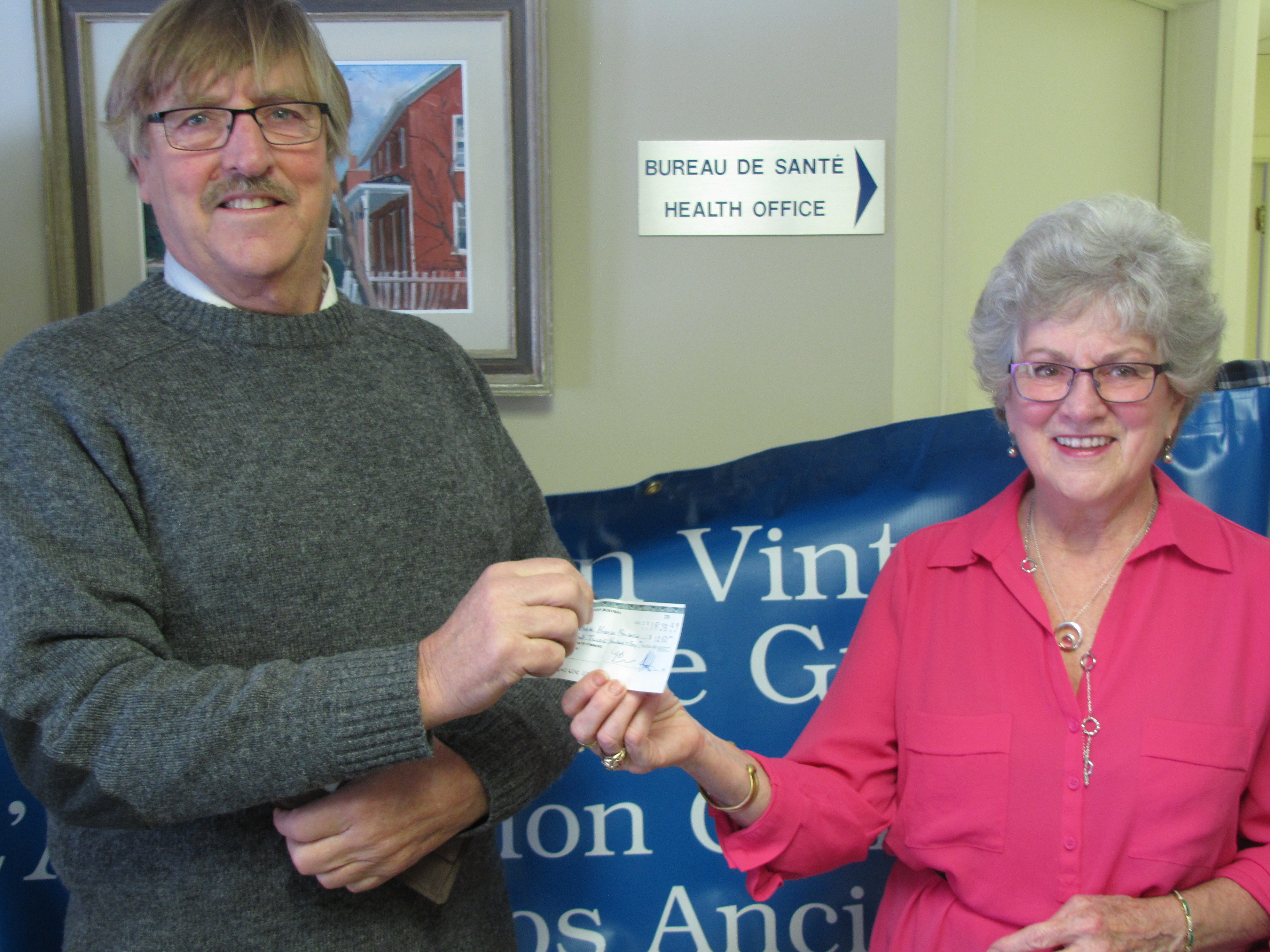 Image illustrant l'article: Montreal Branch of the CVMG Make Donation to Barrie Memorial Hospital