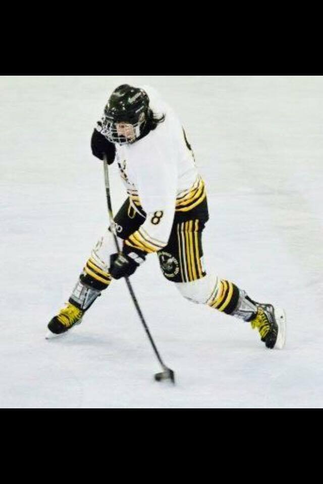 Former hockey star encourages diversity