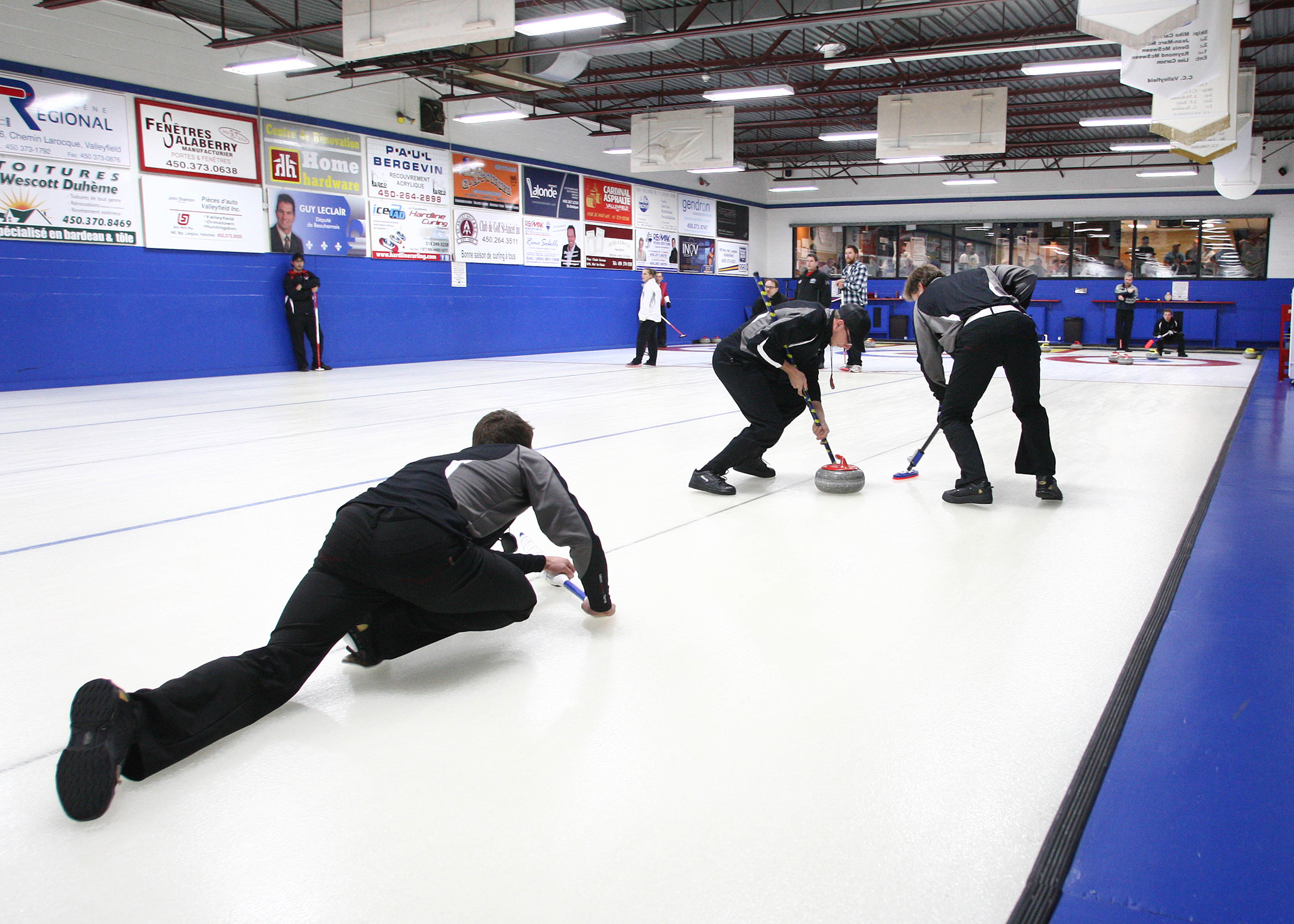 Un tournoi de curling pour les entreprises