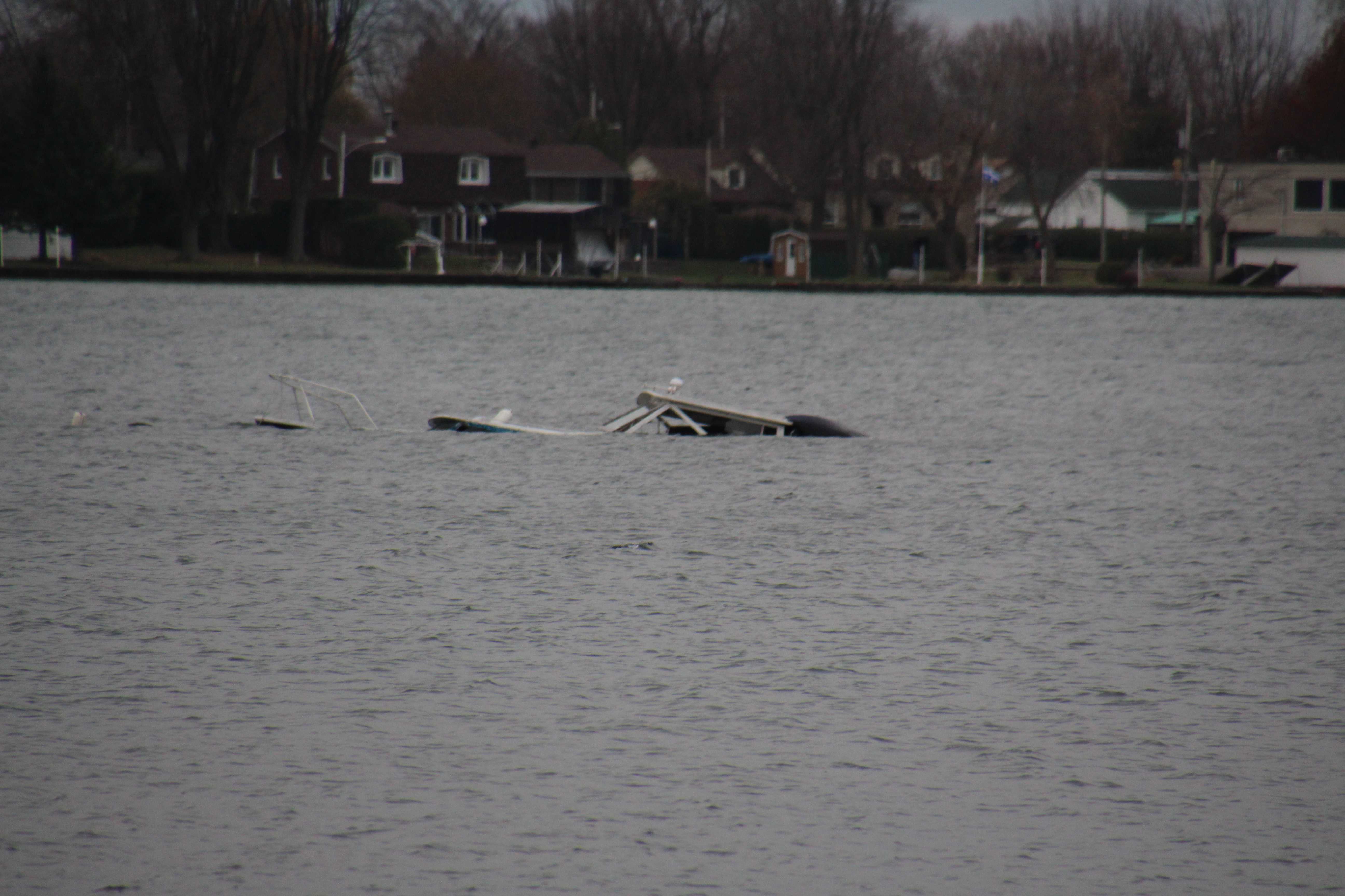 Léger déversement dans la baie Saint-François