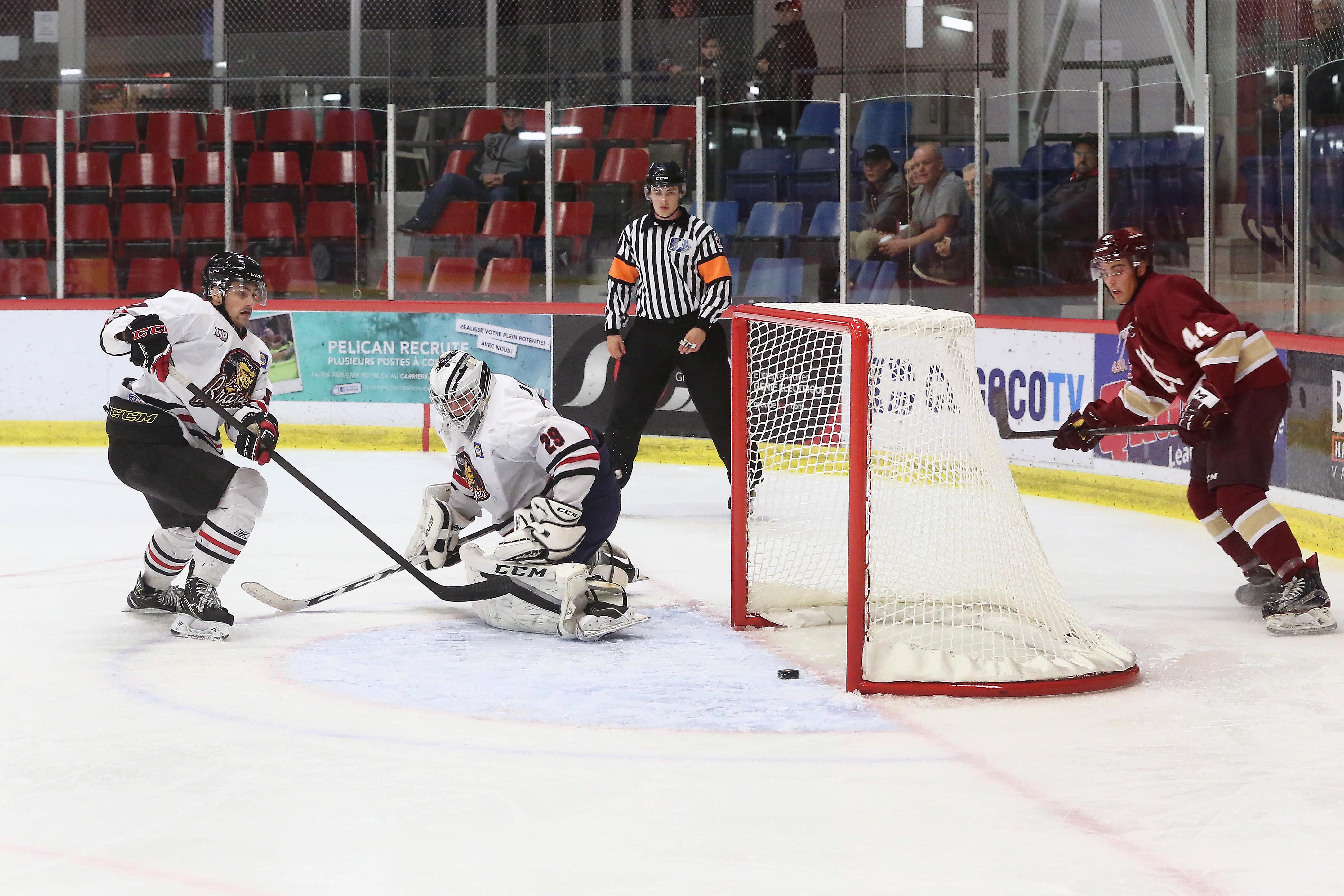Les Braves dans le siège du conducteur