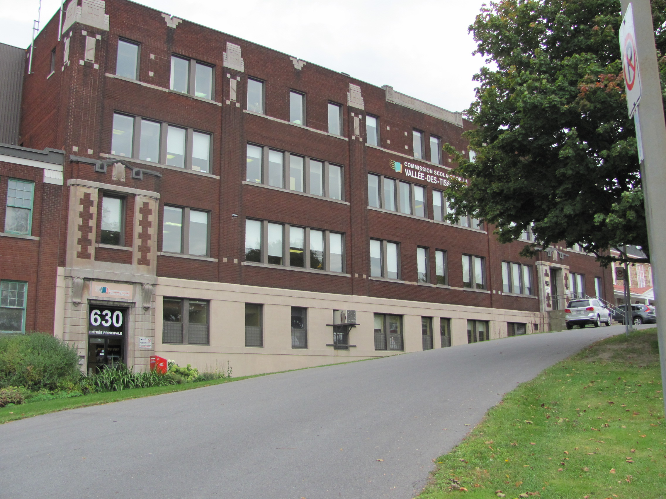 Des postes de direction d’école à combler à la CSVT