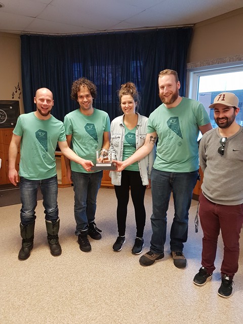 Équipe Artefact grande championne du tournoi de curling des Entreprises