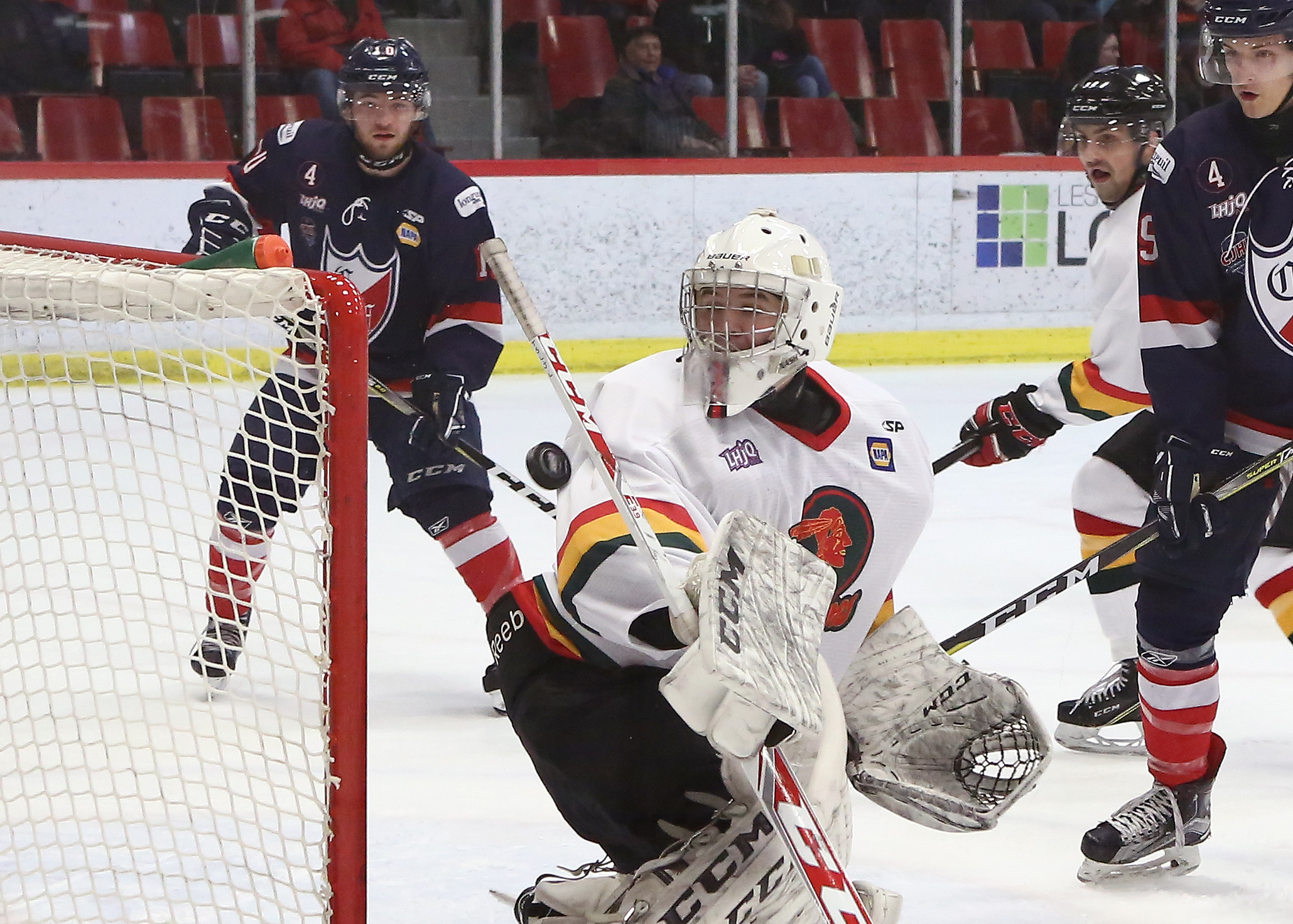 Image illustrant l'article: Des Braves inspirés livrent une dure bataille au Collège Français