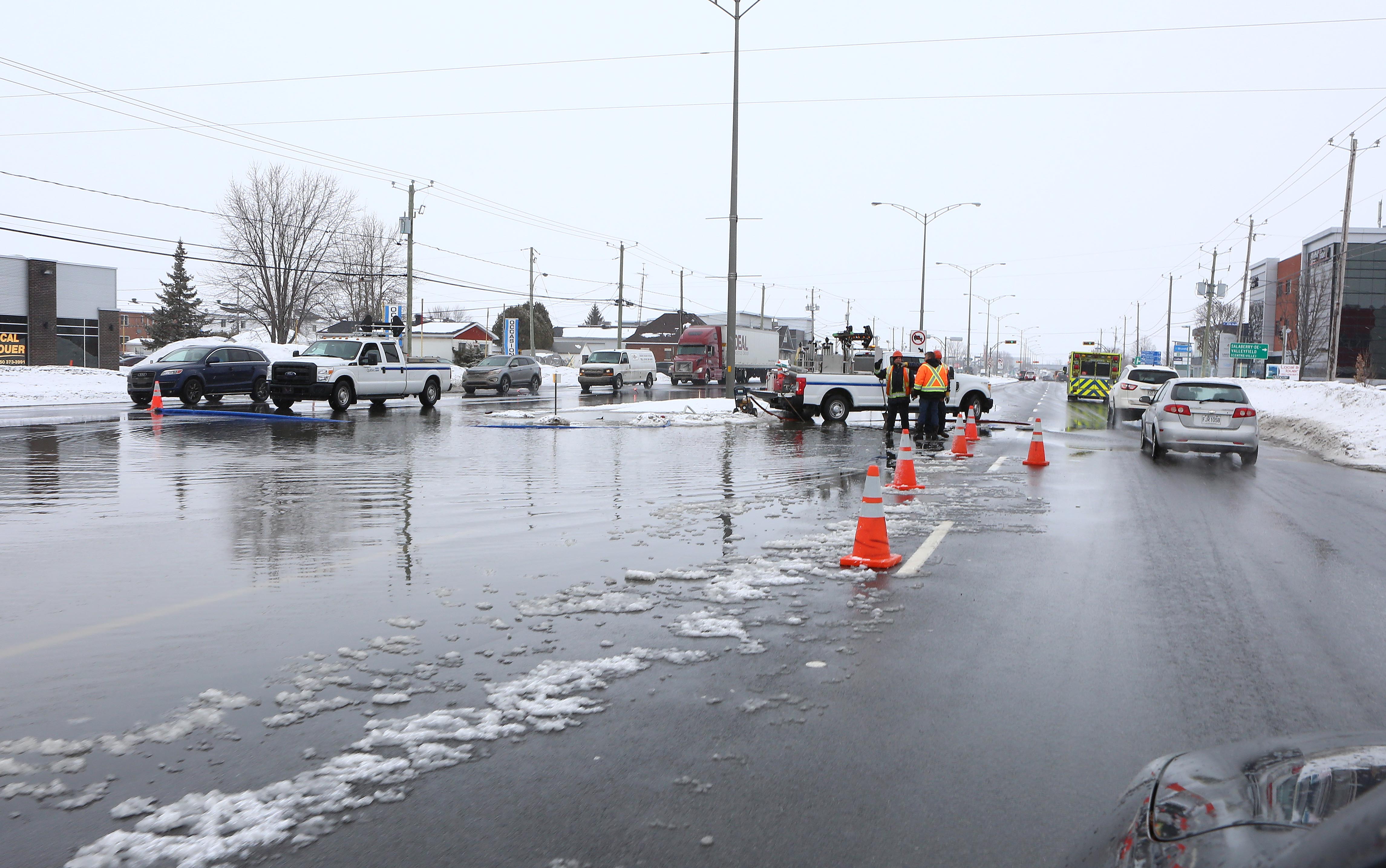 Le boul. Mgr-Langlois partiellement inondé