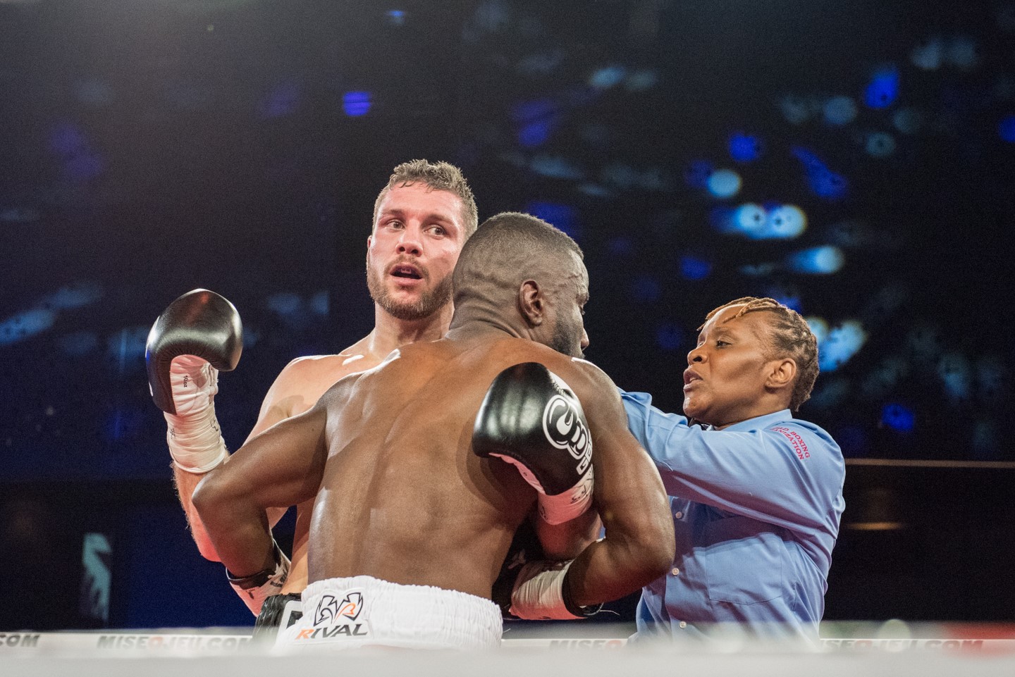 Lafrenière perd son combat, mais pas la face