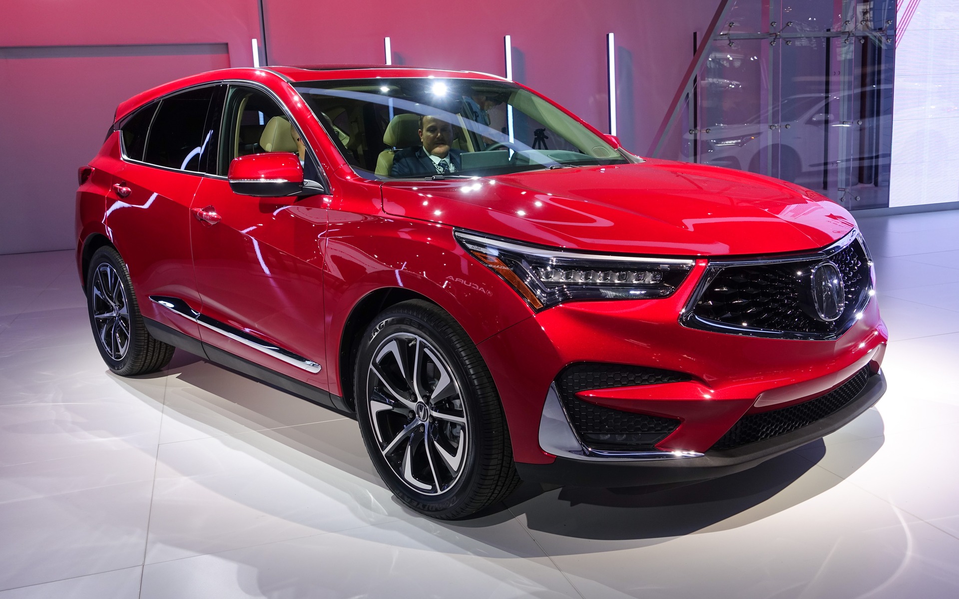 Image illustrant l'article: Acura RDX 2019 : troisième génération en première mondiale