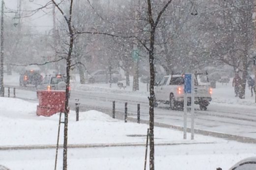 Ne rangez pas votre pelle, la neige arrive