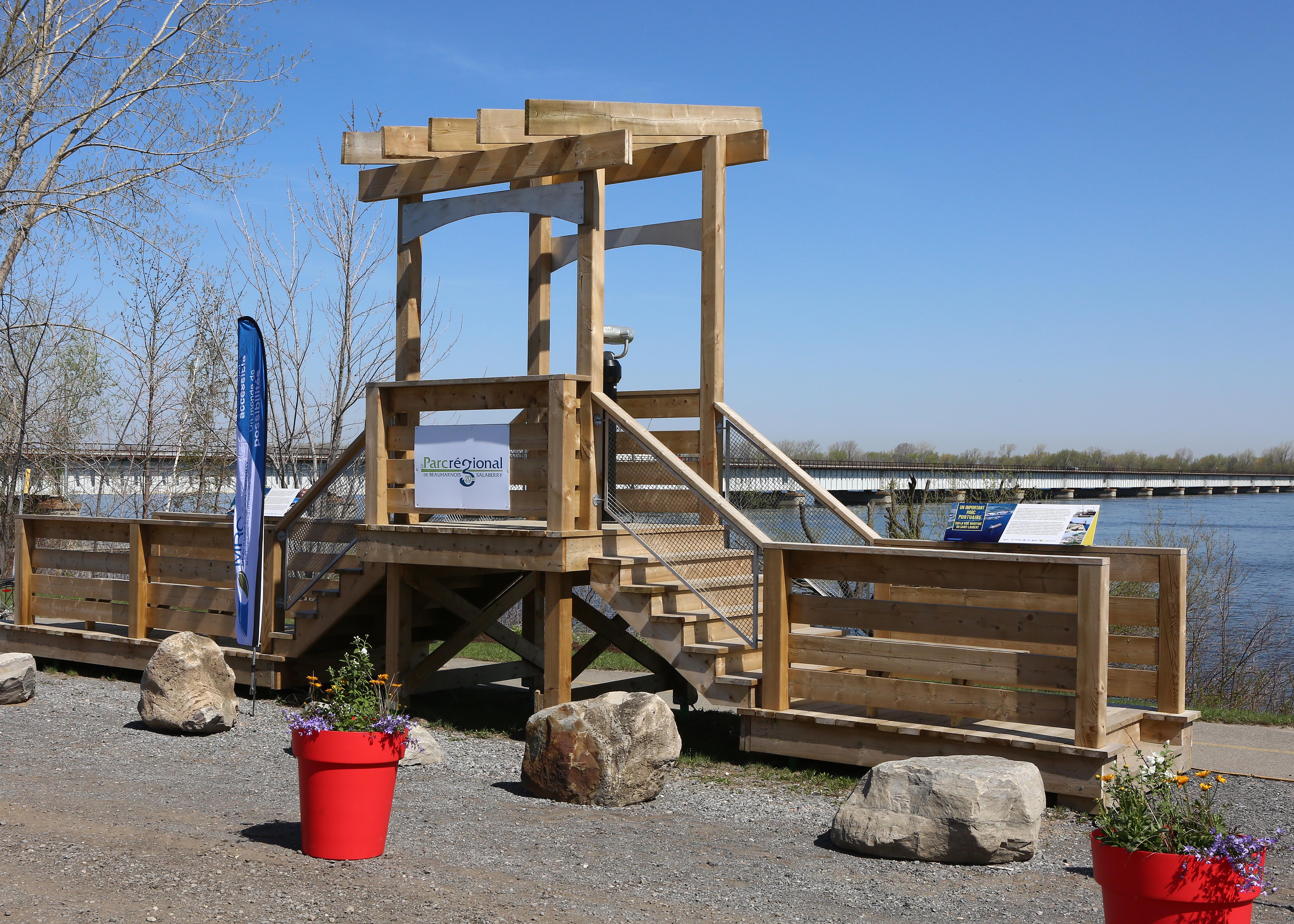 Un septuagénaire arrêté pour action indécente