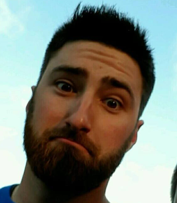 Un entraineur bénévole au niveau scolaire accusé de pornographie juvénile