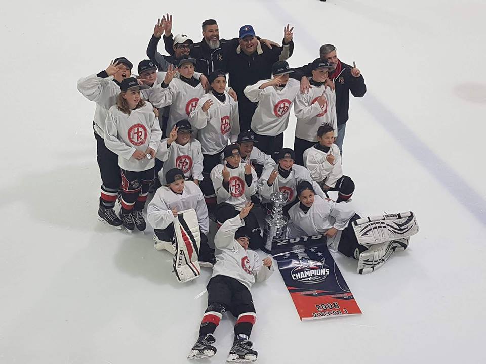 Des jeunes joueurs locaux se distinguent au hockey printanier