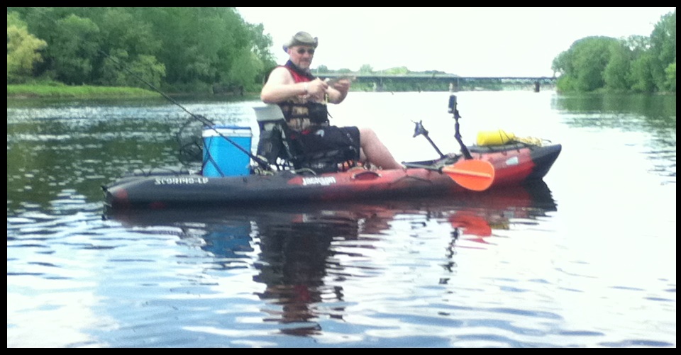 Pêcher en kayak pour la Fondation des maladies du cœur et de l’AVC