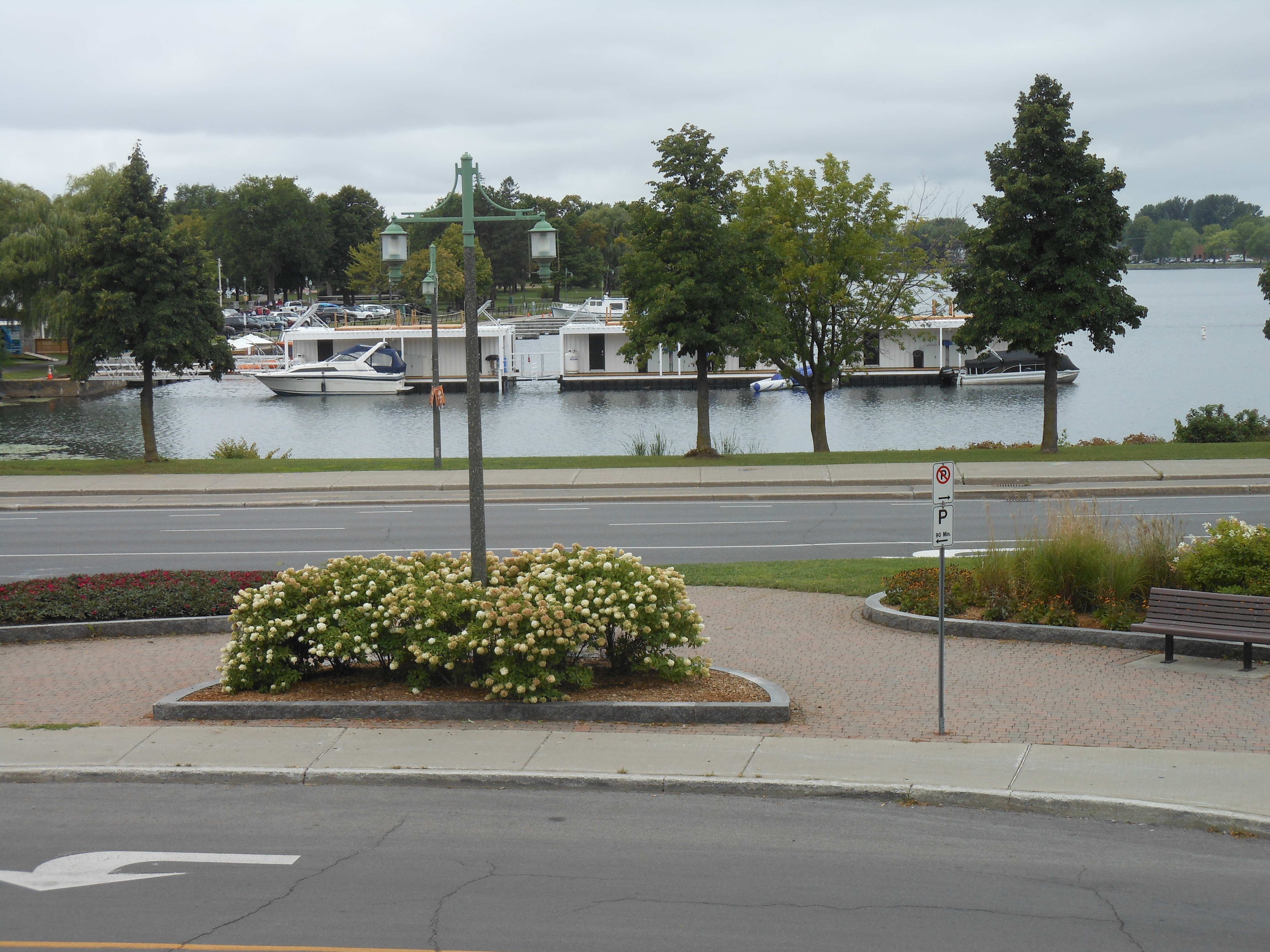 Le Flotel brime leur vue sur la baie : ils déposent une pétition