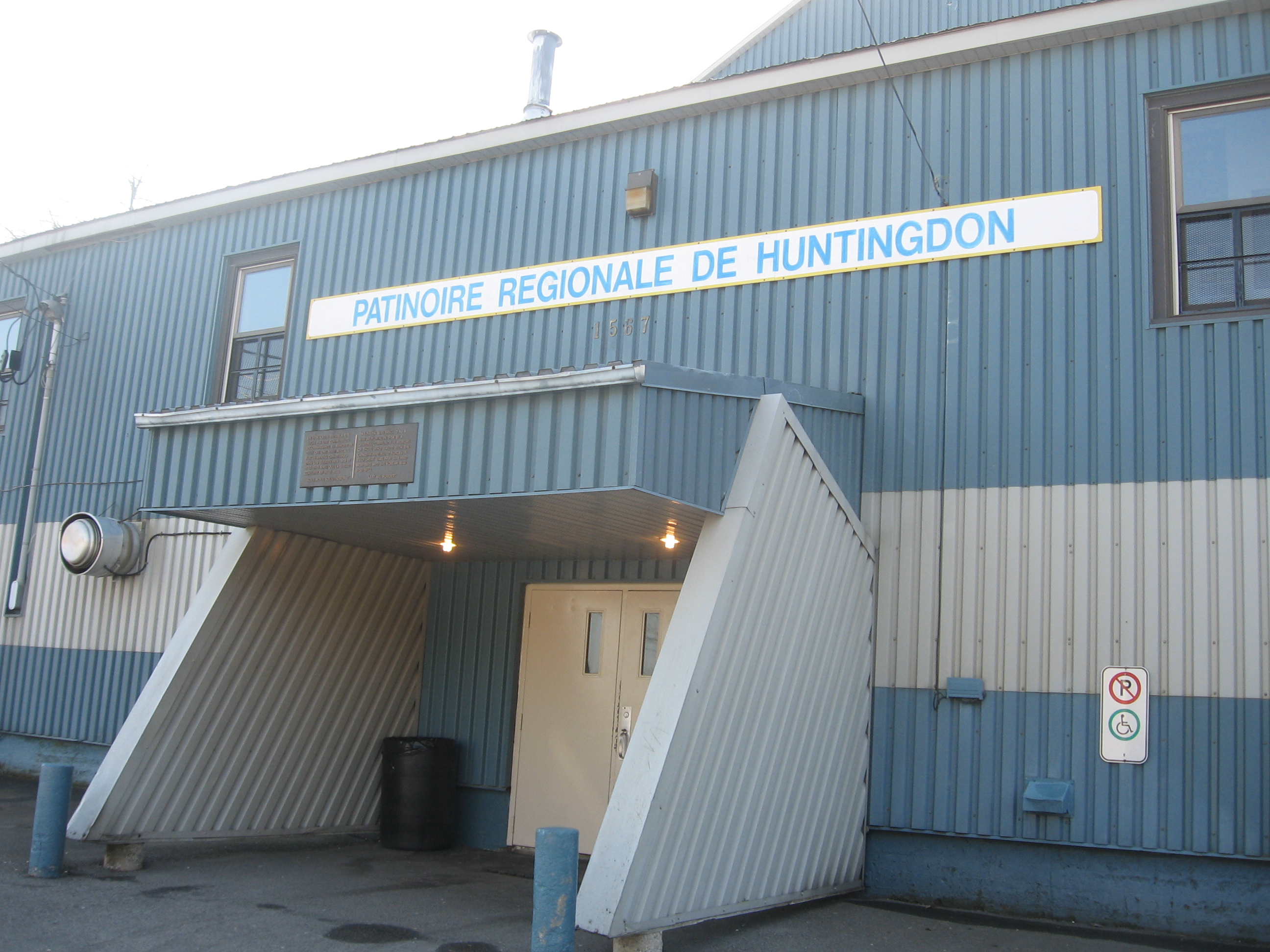 Pas de glace avant octobre à l’aréna de Huntingdon