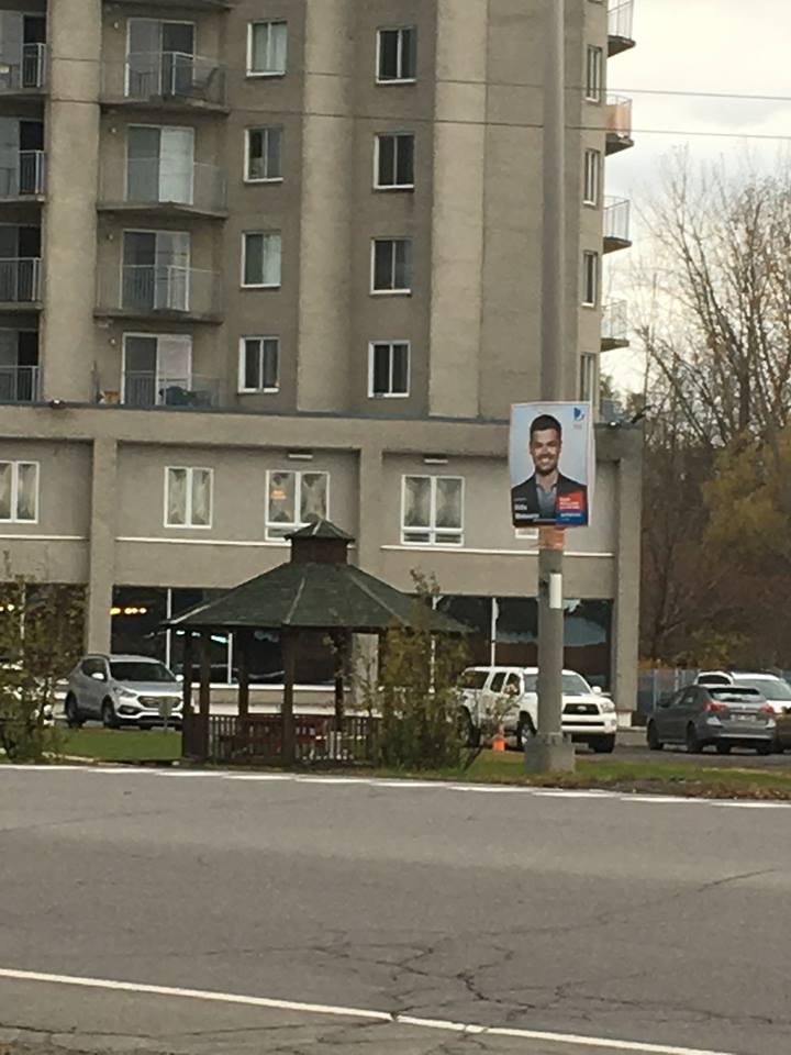 Des affiches électorales en infraction